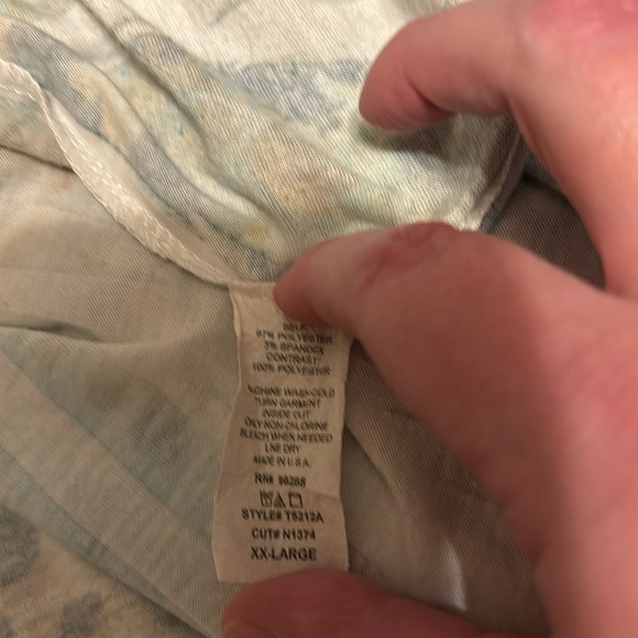 Cal Style U.S.A. 2XL Shark Bite Style Blouse With Flowing Sleeves - Picture 9 of 10